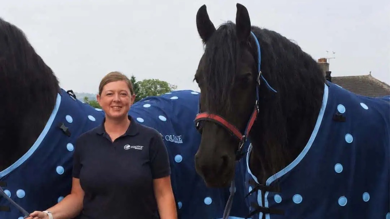 Ecommerce business owner Sam Gillhooley with horses wearing Magnetix therapy products