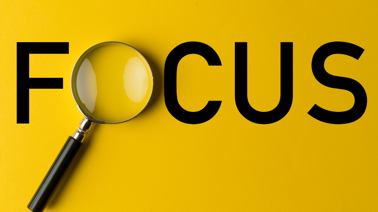 focus letters with mag glass