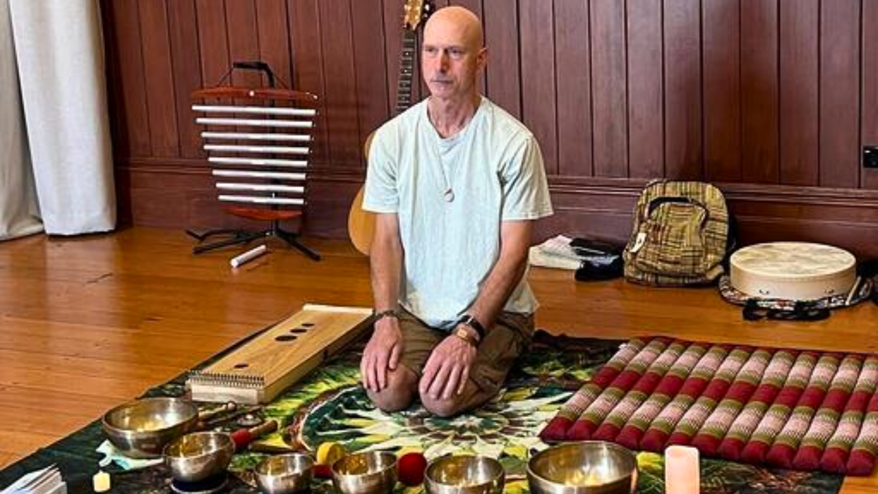 Louie Unkovich - Sound Healing in New Zealand