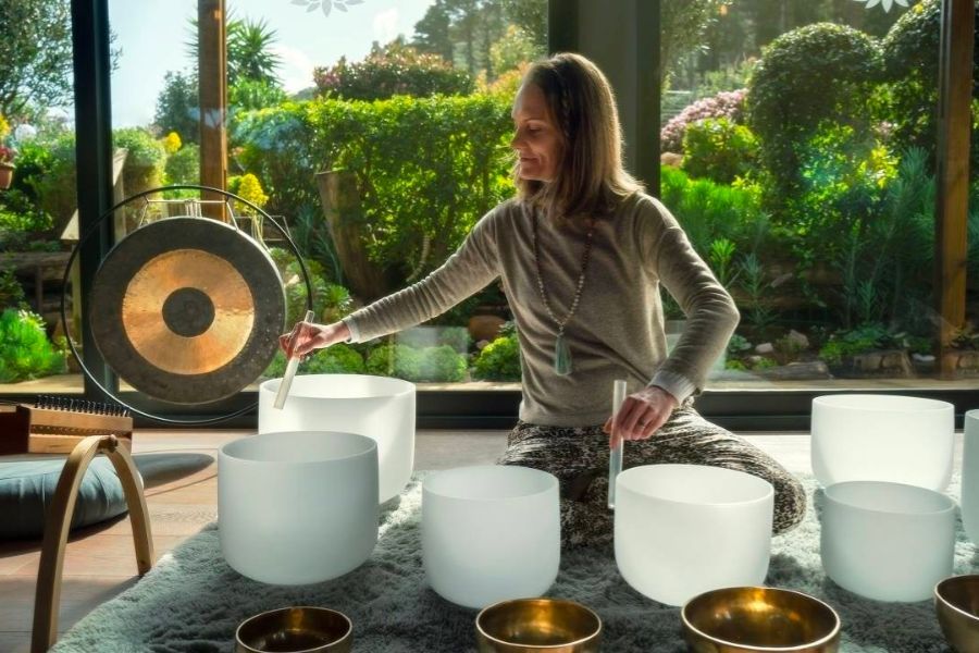 Sound Healing with crystal singing bowls course