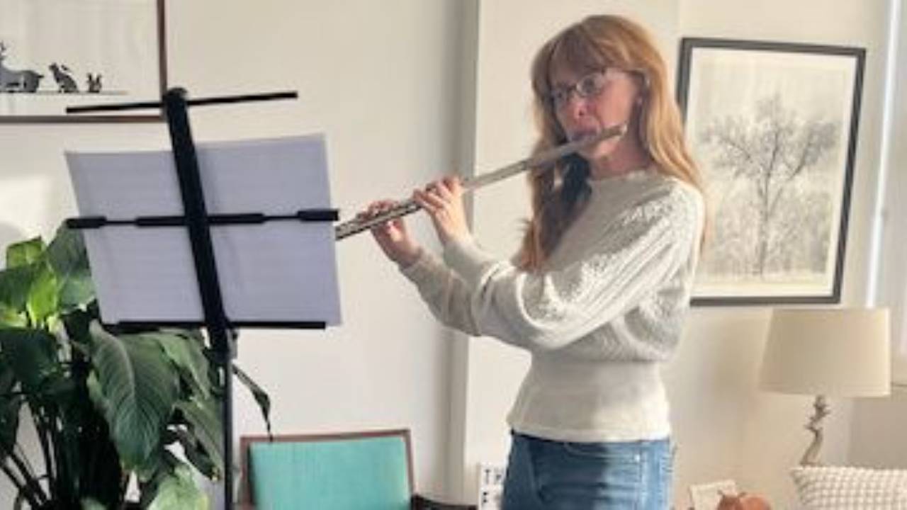 The Kraft Geek Capsule music stand