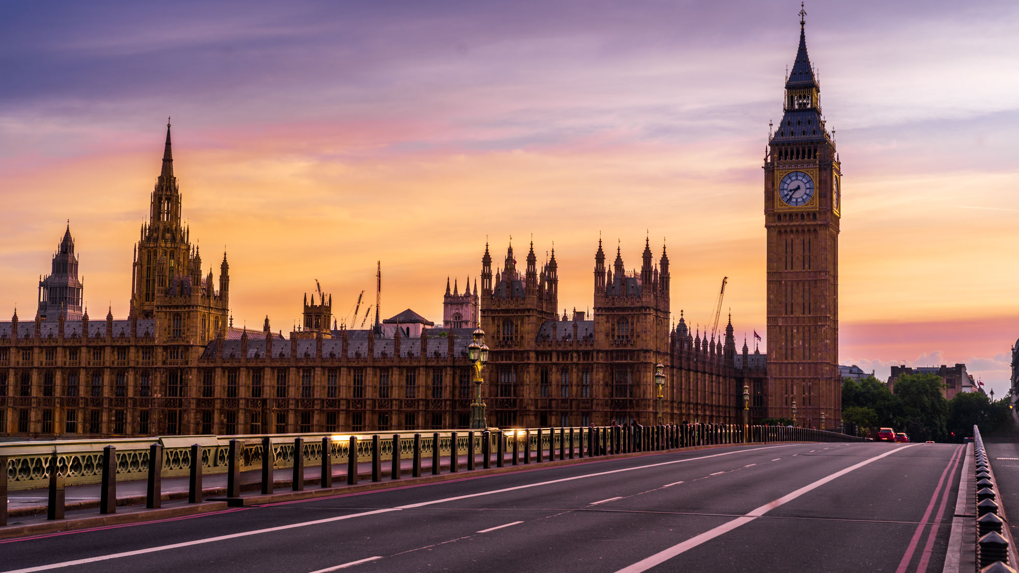 Big Ben and Westminster Bridge at sunrise in London shot at f/8, 1/100s