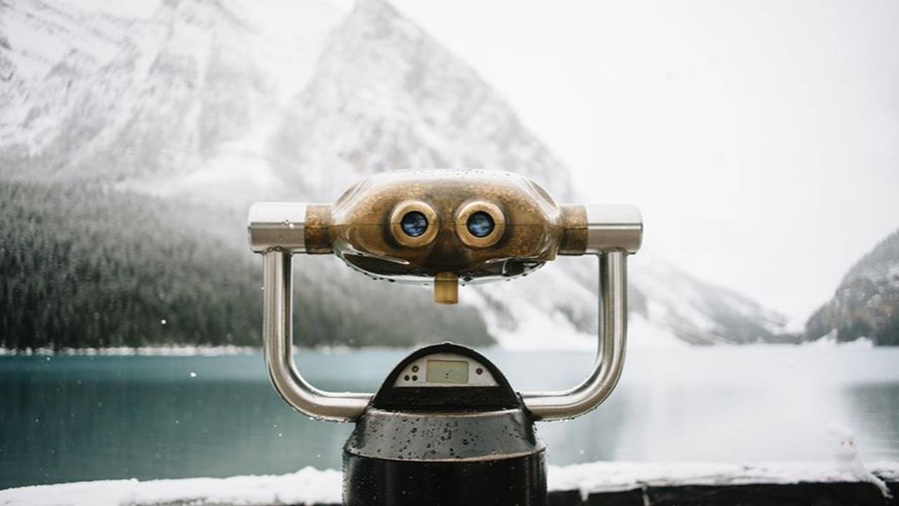 Viewing telescope in the mountains