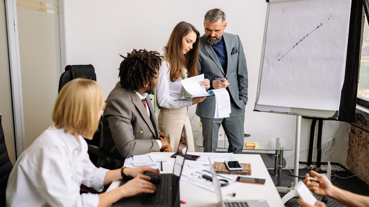 Executive coach in Tampa delivering leadership development training on building high-performance teams and developing A-players through coaching and strategic leadership.