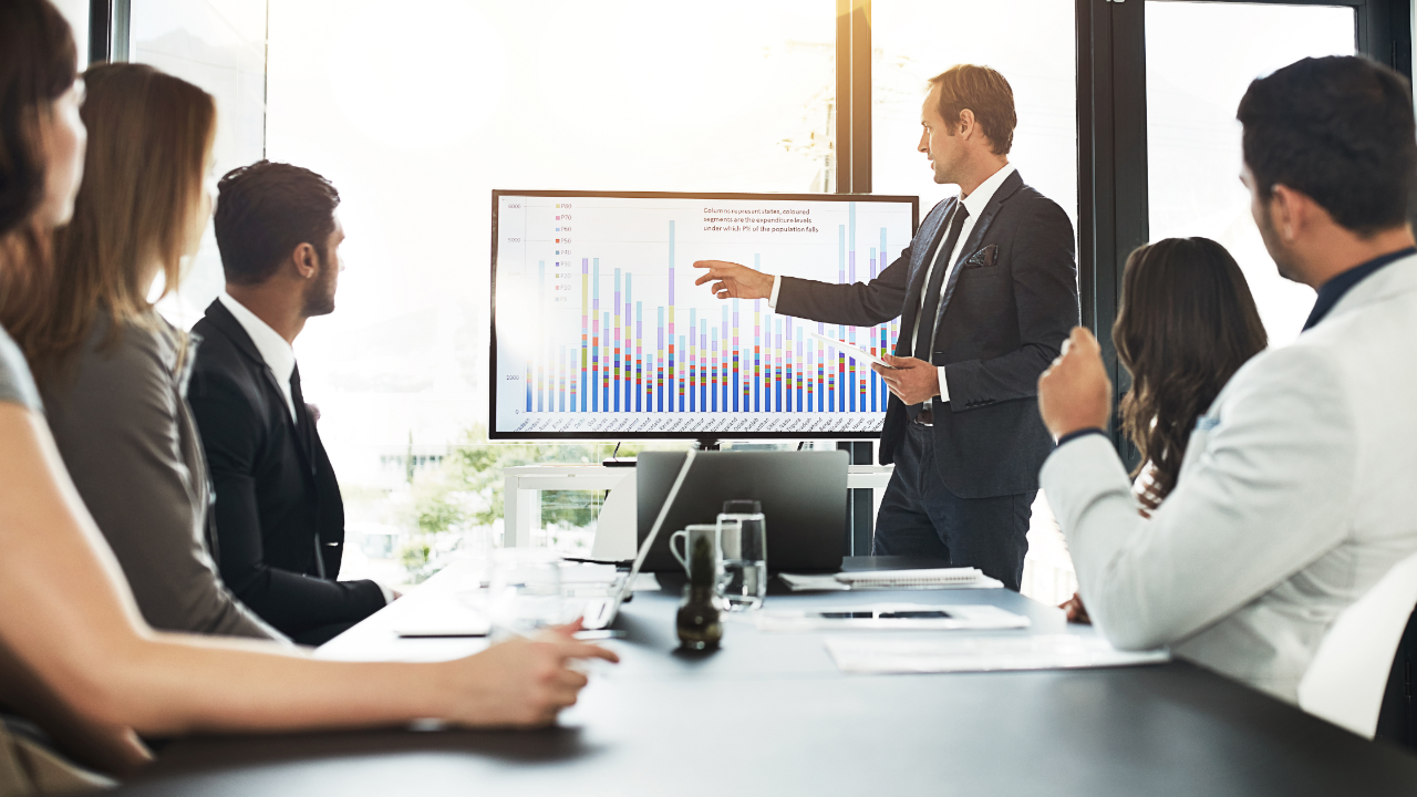 Leader analyzing competitor strategies to identify opportunities for business innovation