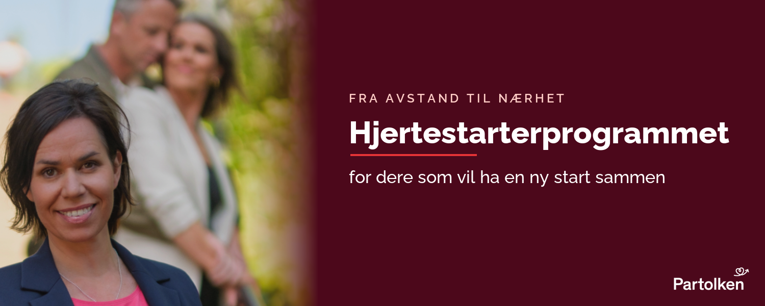 Maria Mork foran et par som holder rundt hverandre. Fra avstand til nærhet. Hjertestarterprogrammet for dere som vil ha en ny start sammen.