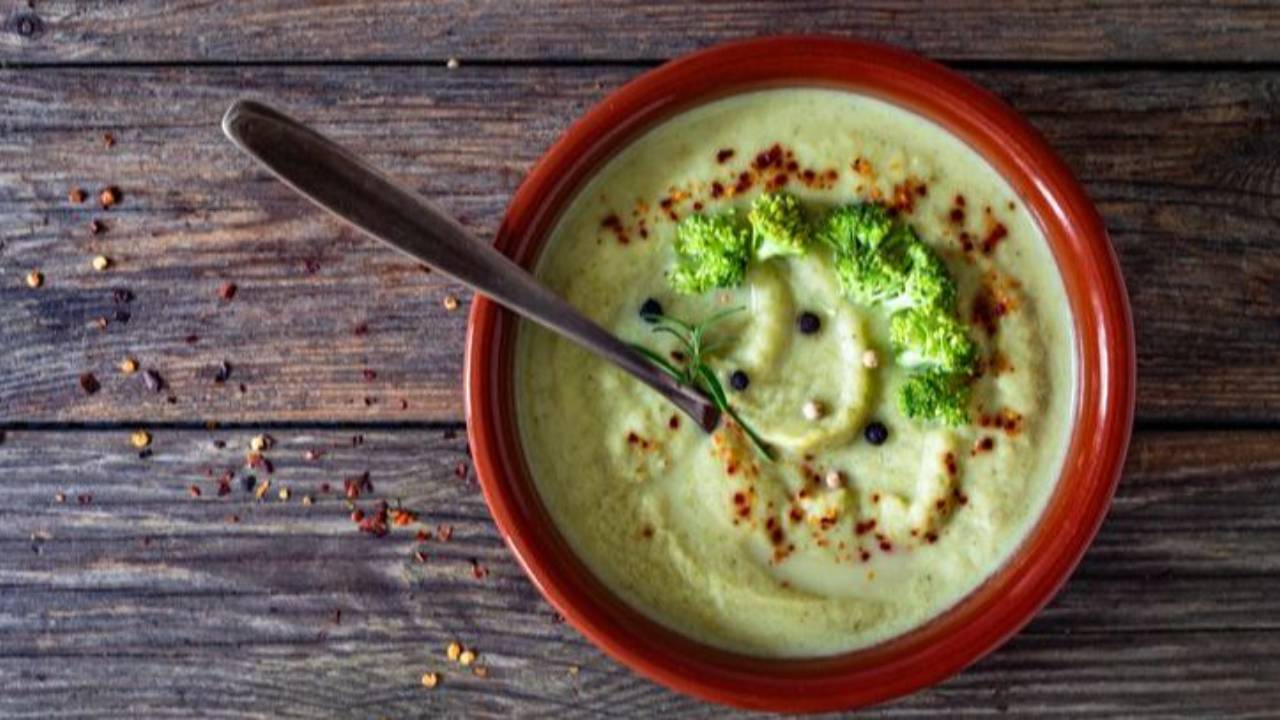 bowl of creamy broccoli cauliflower soup