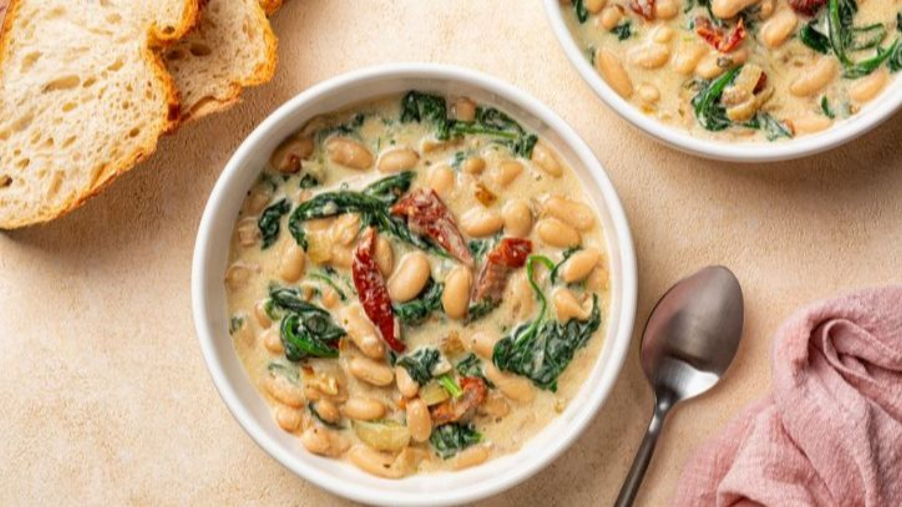 white bean soup with kale and sundried tomatoes