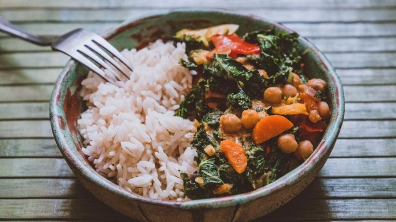 chickpea kale curry with rice