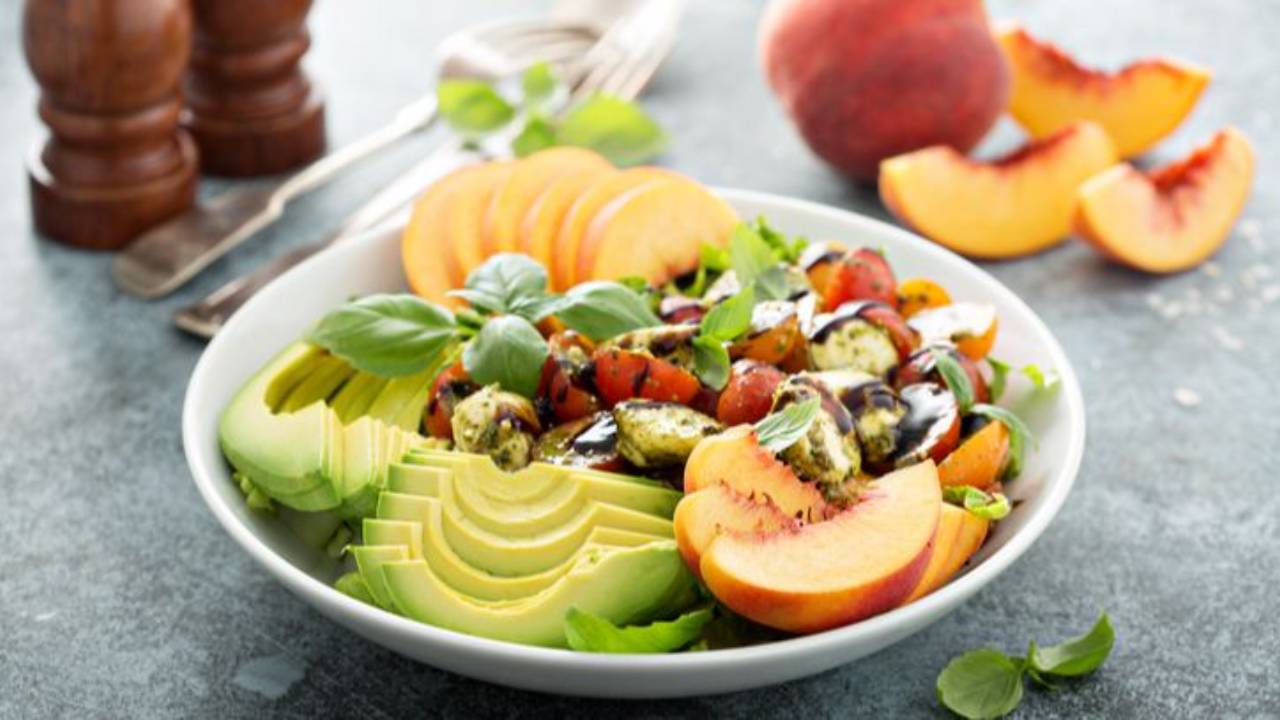 avocado peach salad
