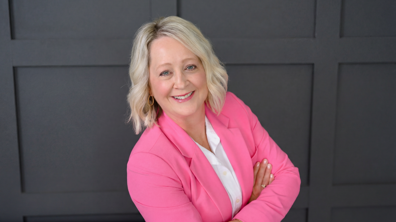 From Assistant Principal to Home Organizer: How Leslie Cuti Built Her Business and Created Fully Booked Months After 25 Years in Education | Grow Your Local Business podcast