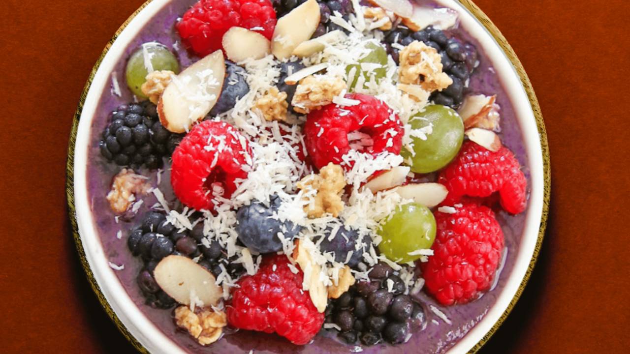 Berry Bliss: Easy Homemade Acai Bowl Recipe