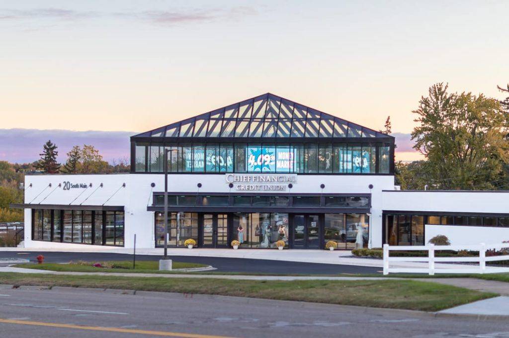 A picture of the Chief Financial Credit Union, in Rochester, Michigan.