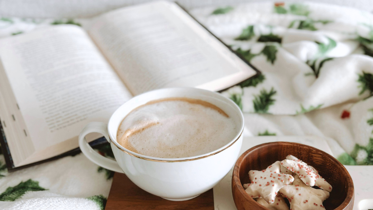 What Is Cozy Fiction? 10 Characteristics Cozy Writers Need to Know