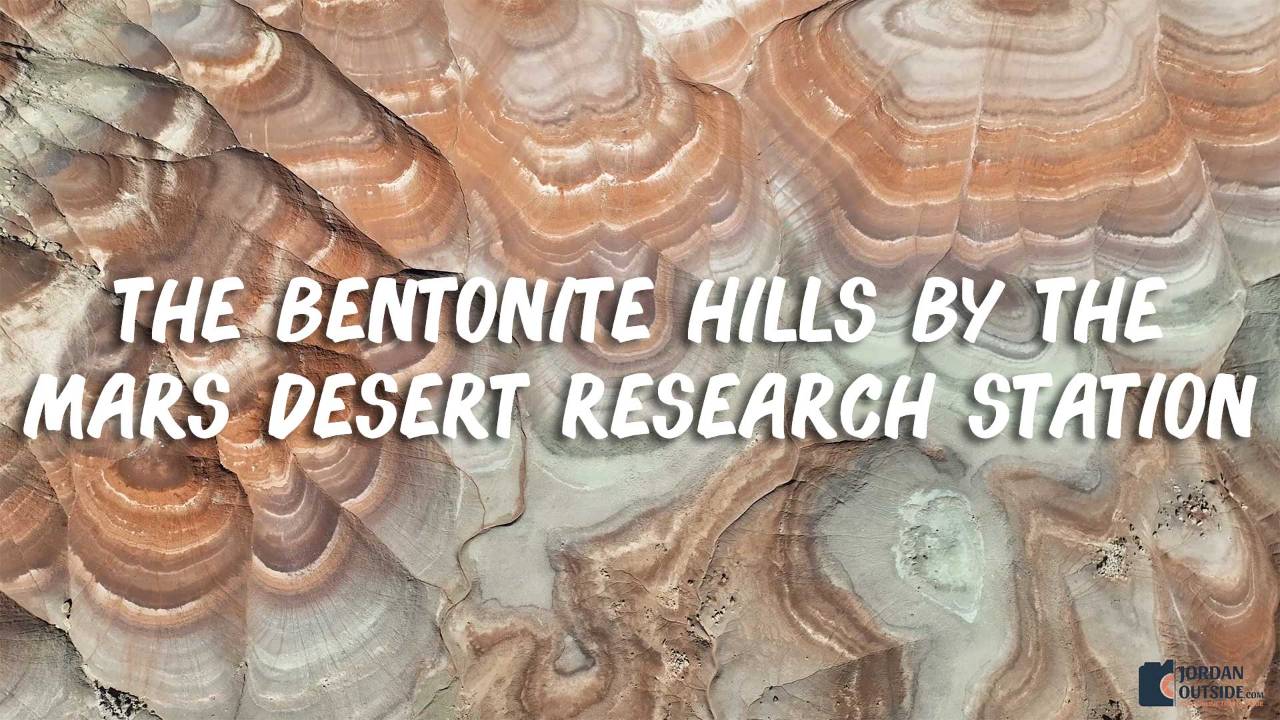 T. Hamada On the sand ヴァイオレットの場所 The Bentonite Hills by The Mars Desert Research Station, Utah
