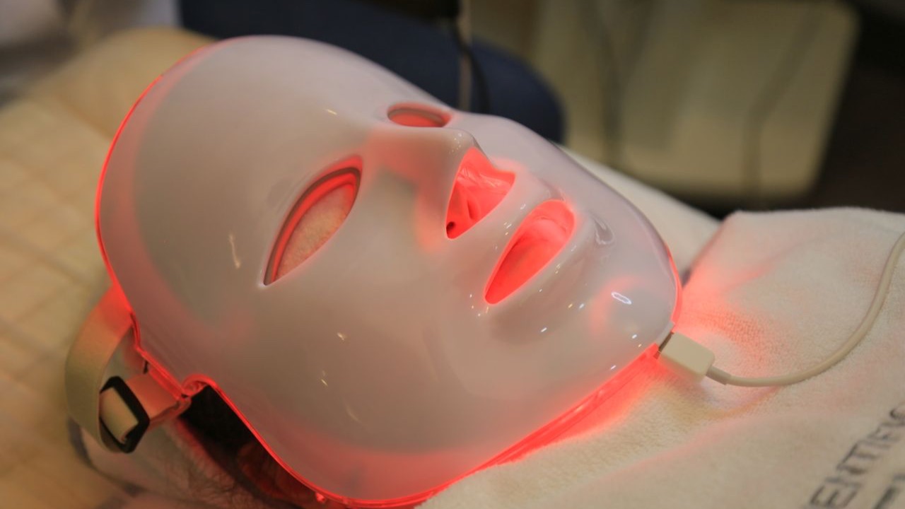 Your Ultimate Guide to the New Wellness Trend: Red Light Therapy