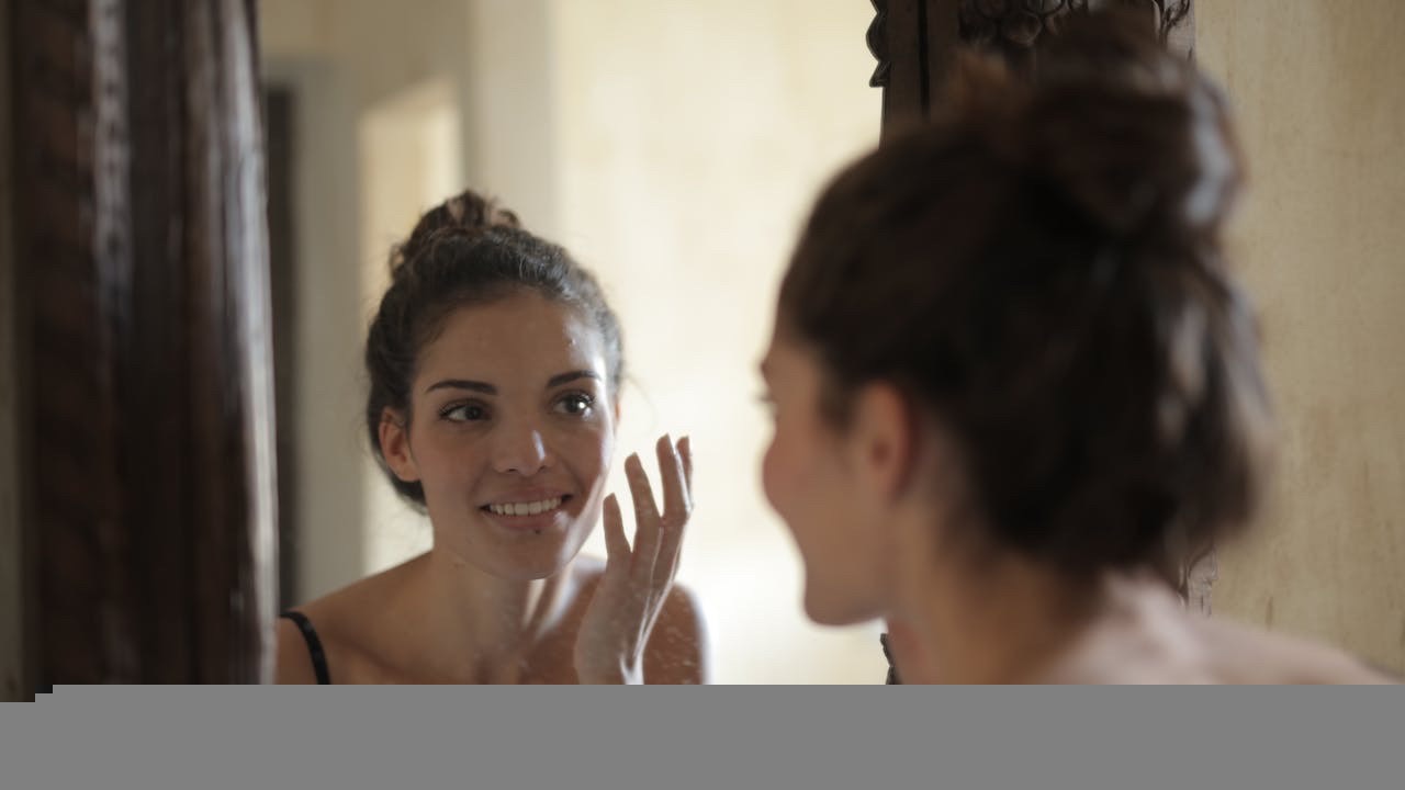 How Seasonal Changes Impact Skin