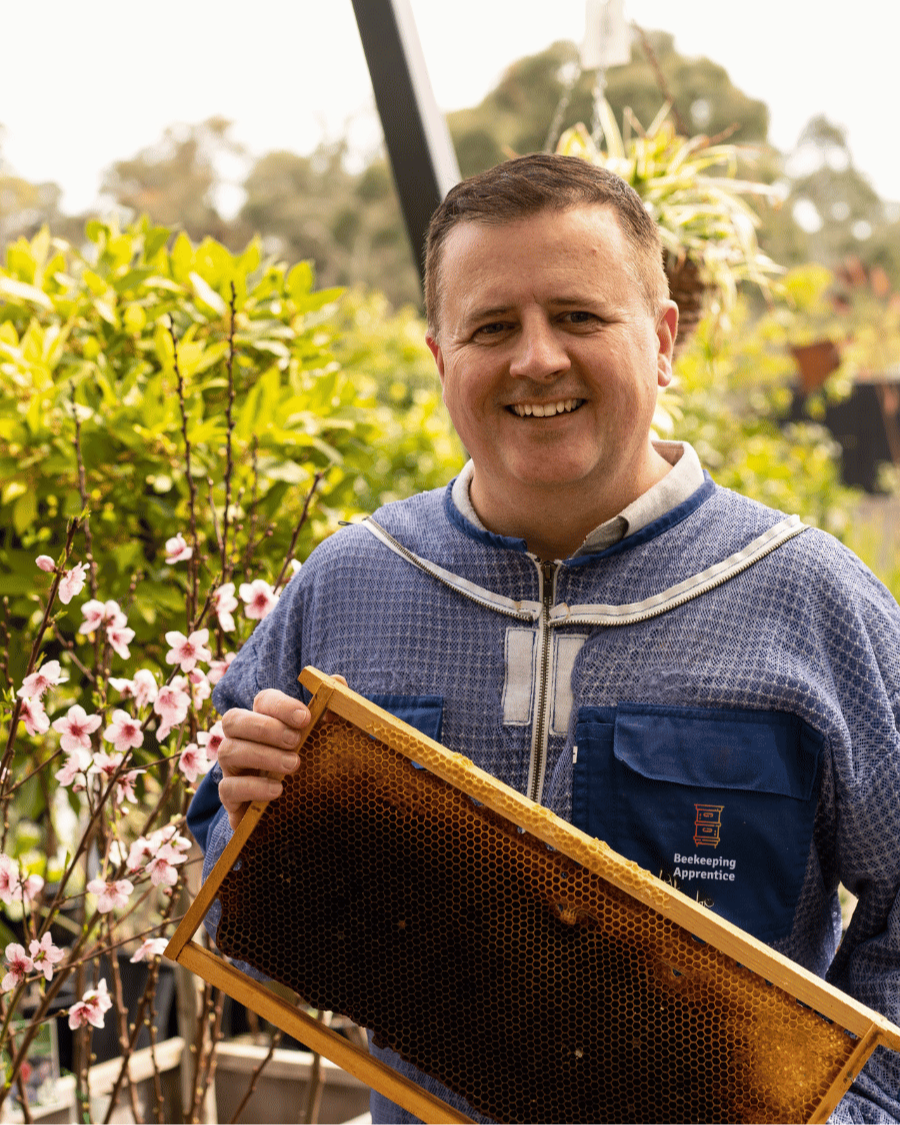Nathan Stewart, your online beekeeping instructor
