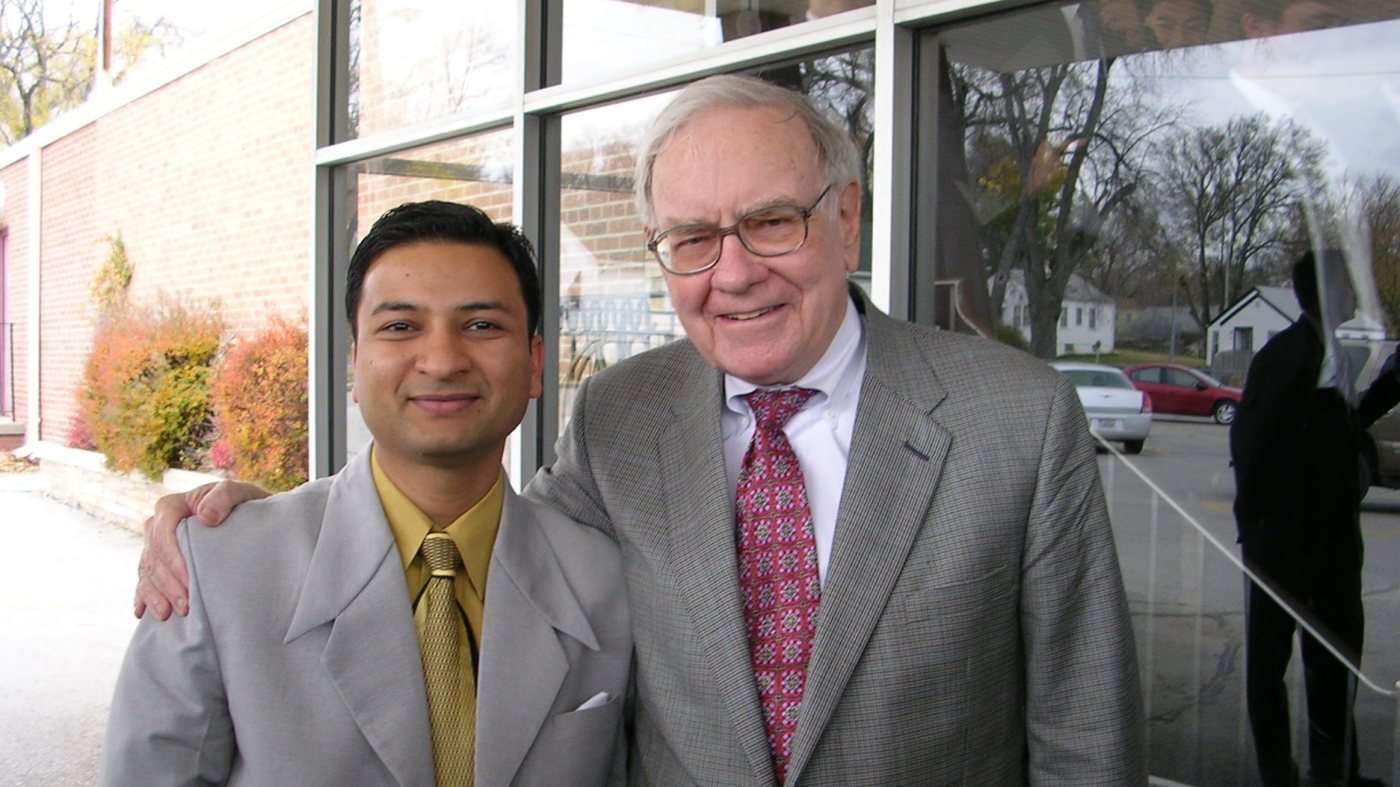 Manoj Kumar with Warren Buffett