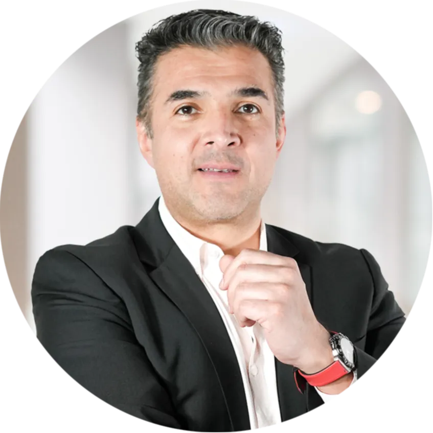 Alex Lobo, MBA — Director del Movimiento