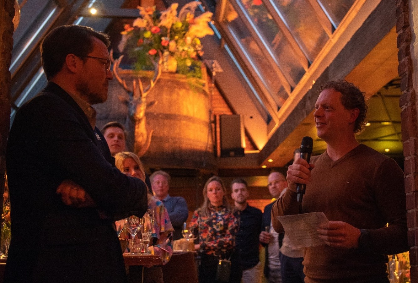 Prins Constantijn tijdens meeting met Noordelijke Online Ondernemers
