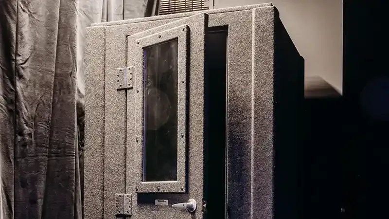 VIVA Creative Advanced A/V Soundbooth