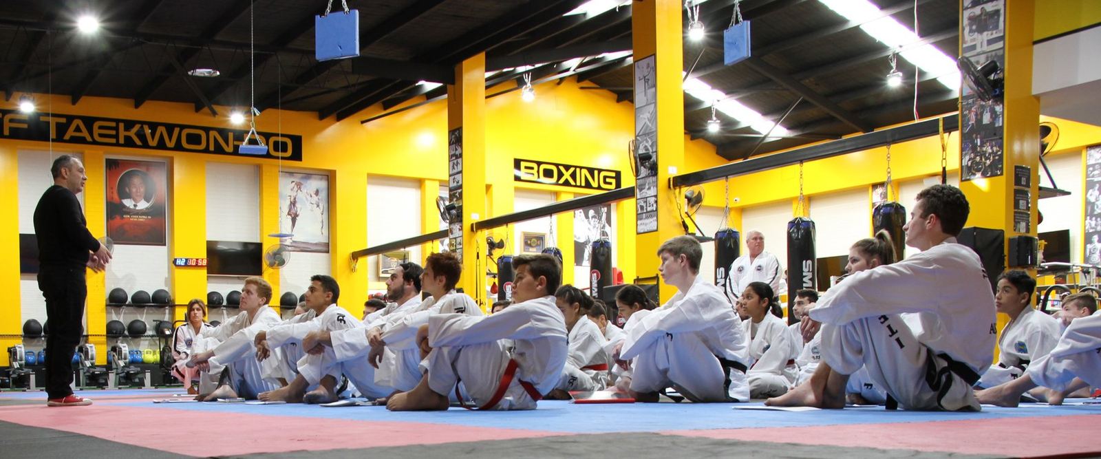 Dave Diggle teaching a seated group