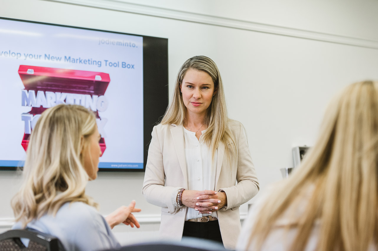 Jodie Minto leading an e-commerce workshop