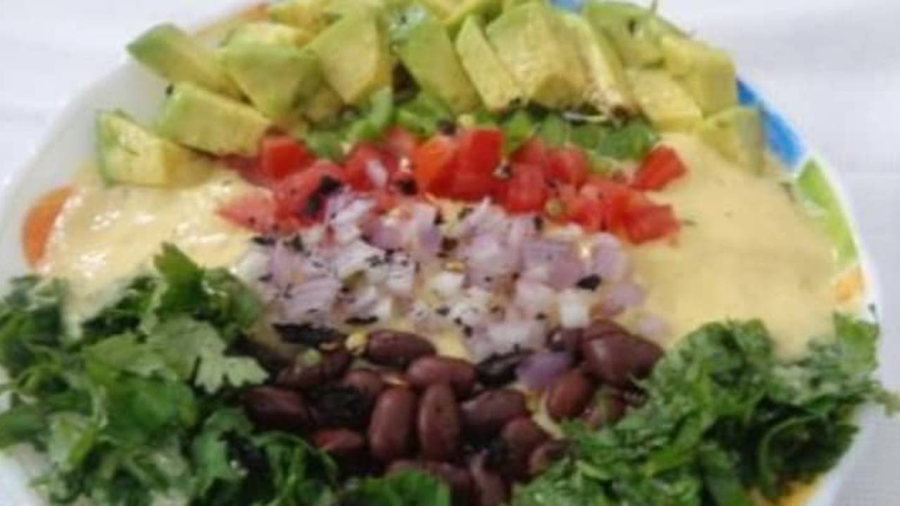 Vegan Queso Bowl fully loaded, Dairyfree