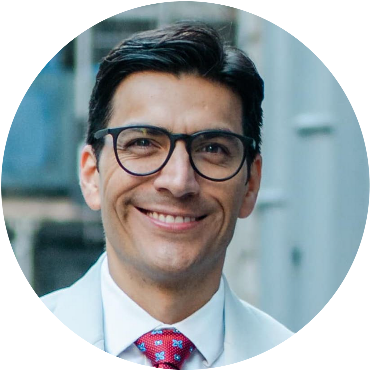 Dr. Mauricio González, client of María Cristal