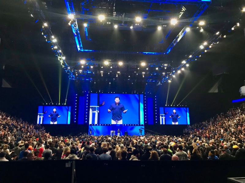 Master Co teaching to a packed arena