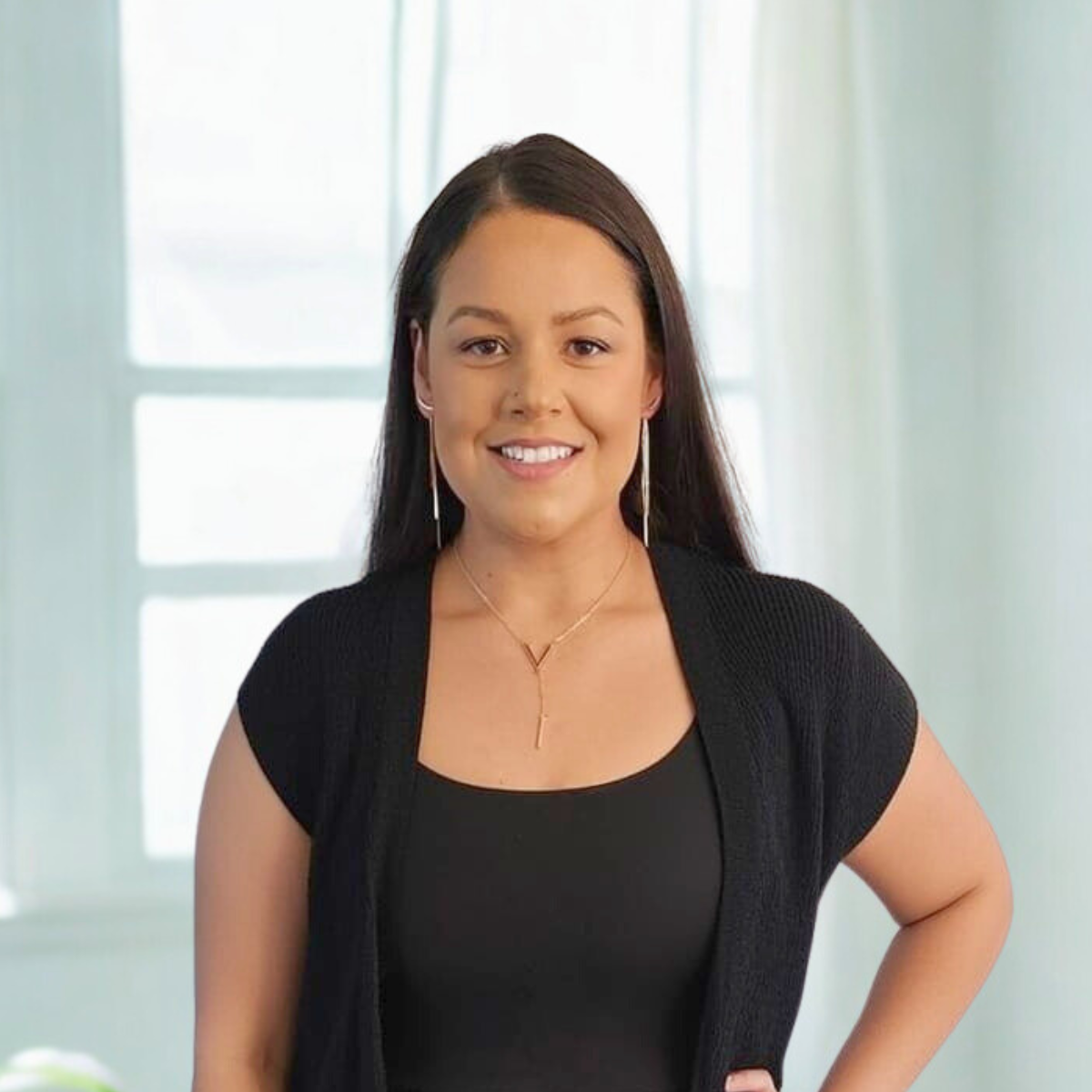 Headshot Janelle Abela