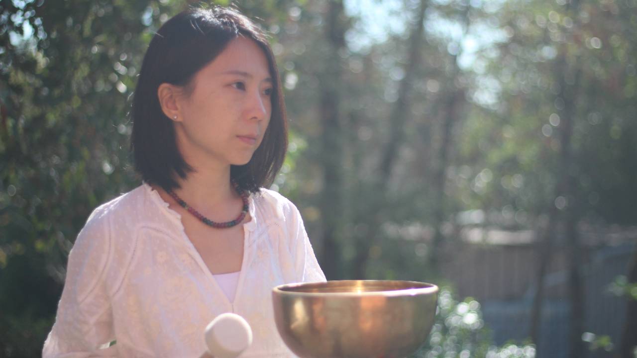 Sound healing practitioner San Bertrand