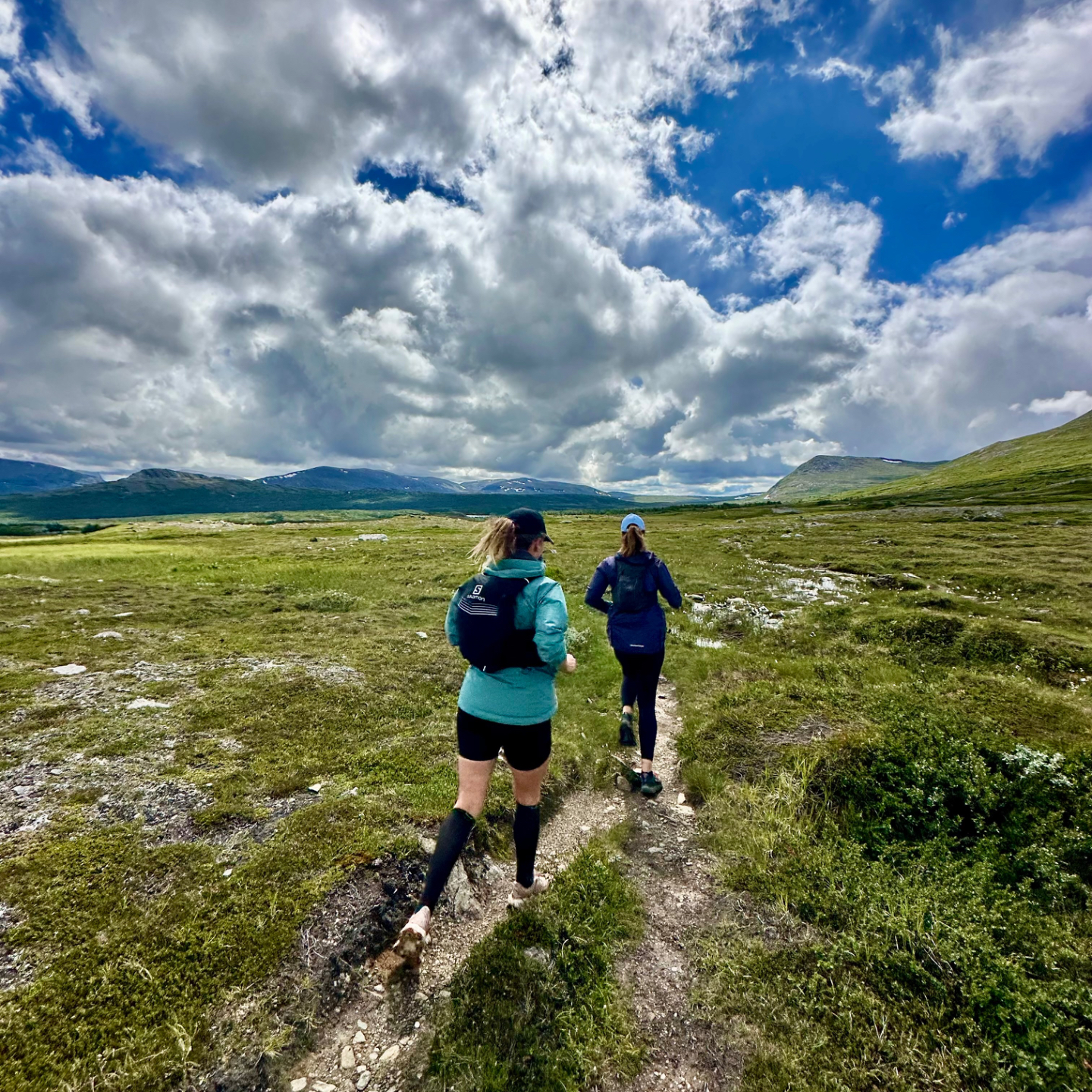 Avara tunturimaisema juoksuvaelluksella