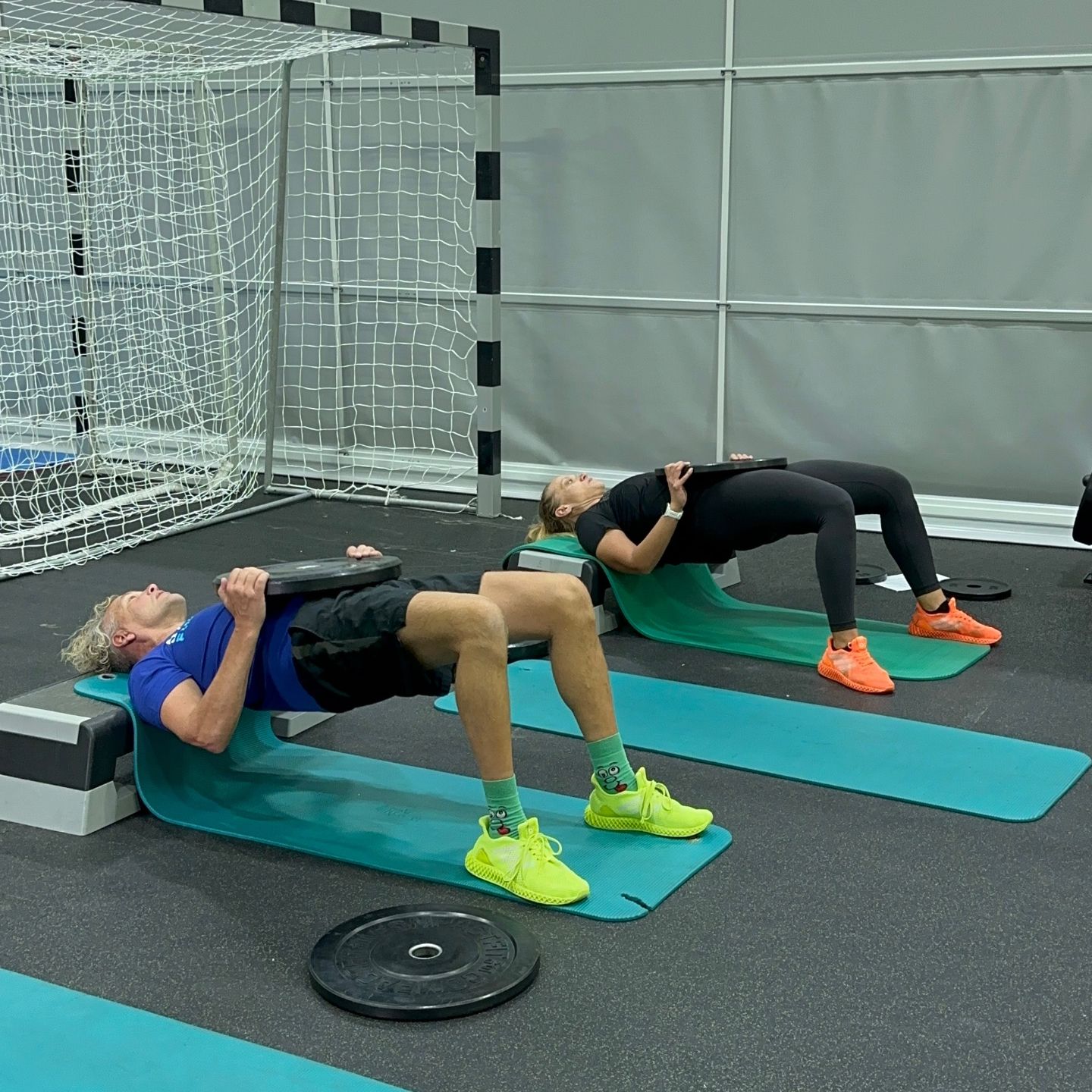 Voimaharjoittelu salissa juoksijoille