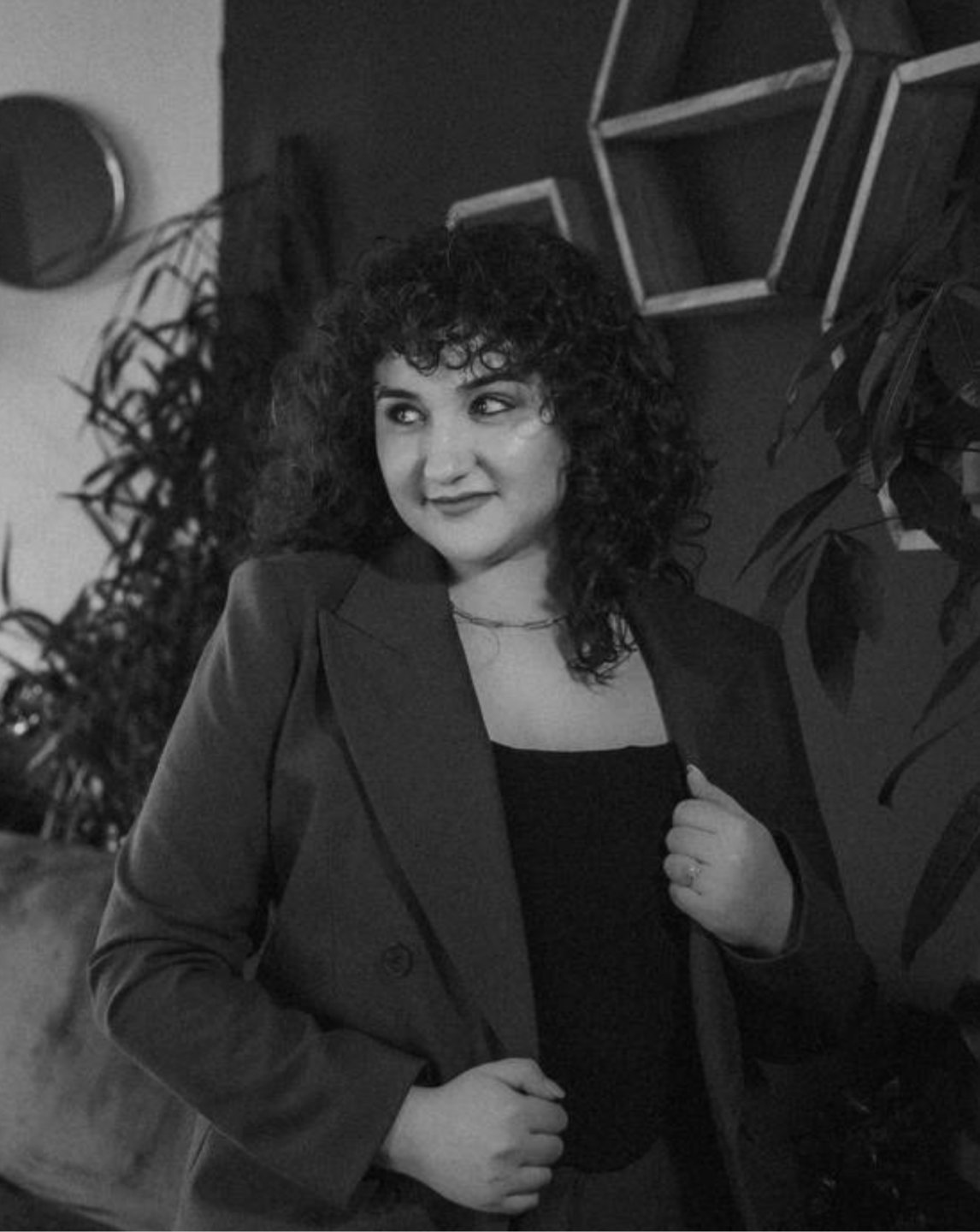 How to make 5K a month How to grow your coaching business How to build your coaching business to 5K months How to attract coaching clients Why am I not getting coaching clients Get my first coaching clients How to get high end coaching clients How to get ready to buy coaching clients How to get more coaching clients How to attract clients on social media How to attract clients on instagram 5k months as a virtual assistant Get clients as a virtual assistantHow do virtual assistants get clients Feminine energy in business