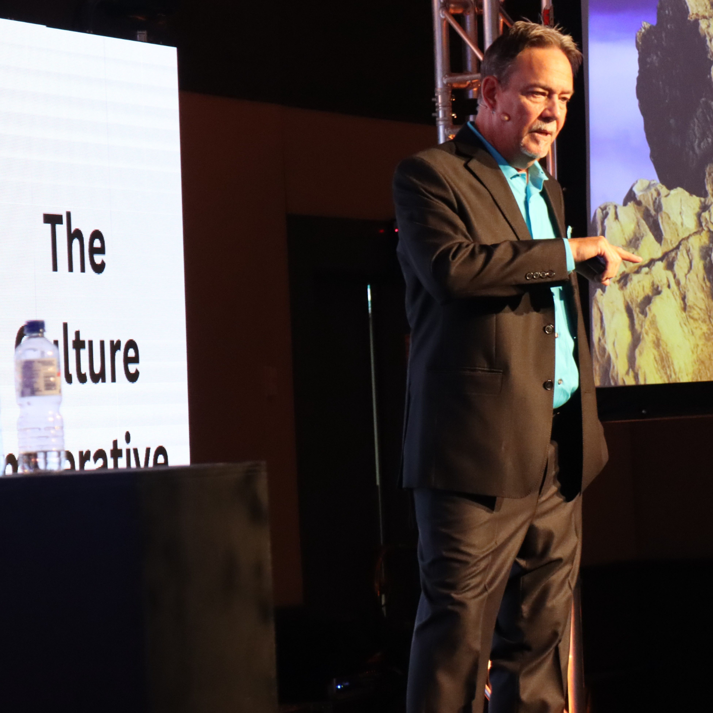 Manny speakingat SMBiT Pros event in Australia