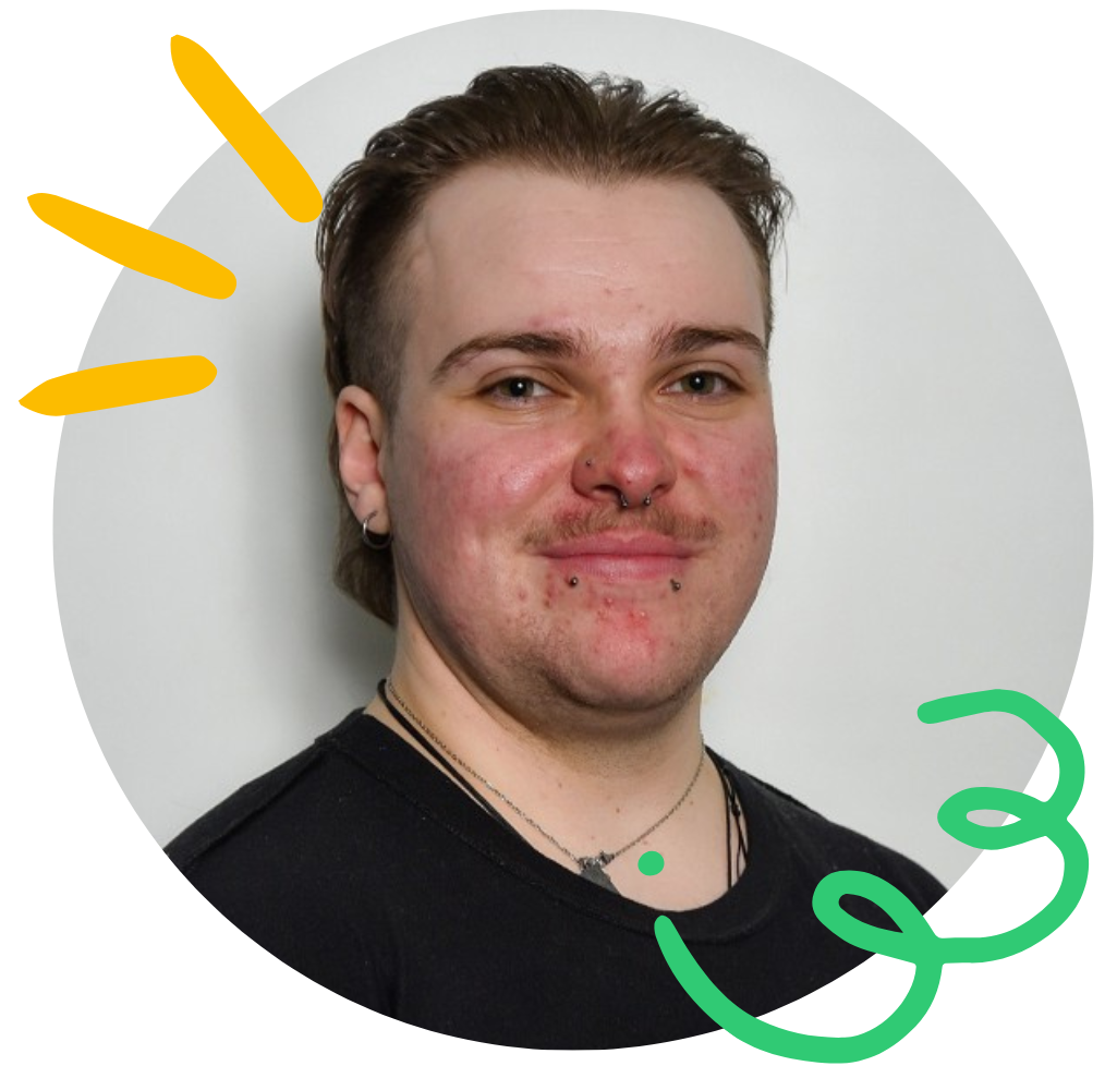 Photo of trans voice teacher Jay Bailey