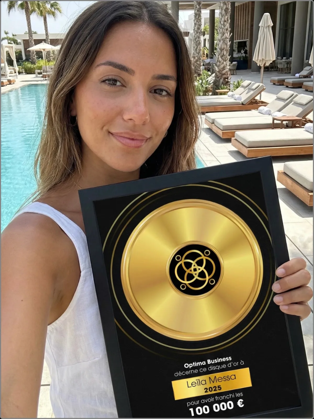 Investisseuse Leïla Messa, membre Optima Business, récompensée pour avoir dépassé 100 000 € de revenus