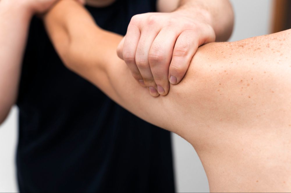 Columbus athlete recovering from sports injury with specialized physical therapy treatment