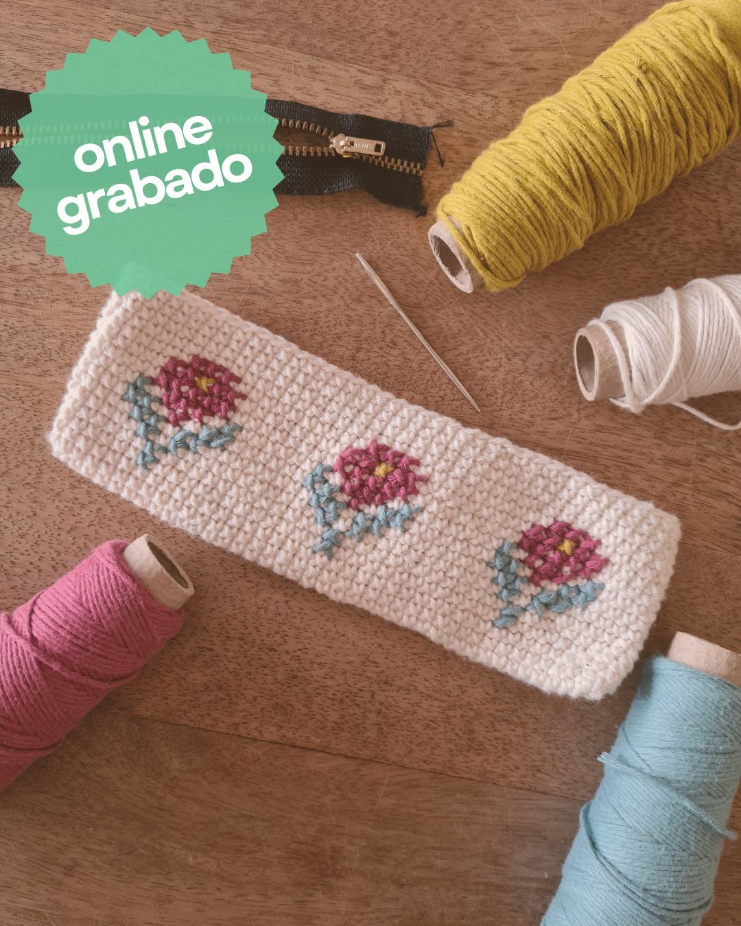 bordado de rosas sobre crochet