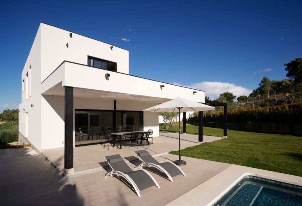 Vivienda unifamiliar de 220 m2 de 2 plantas más sótano en Sotogrande (Cádiz)