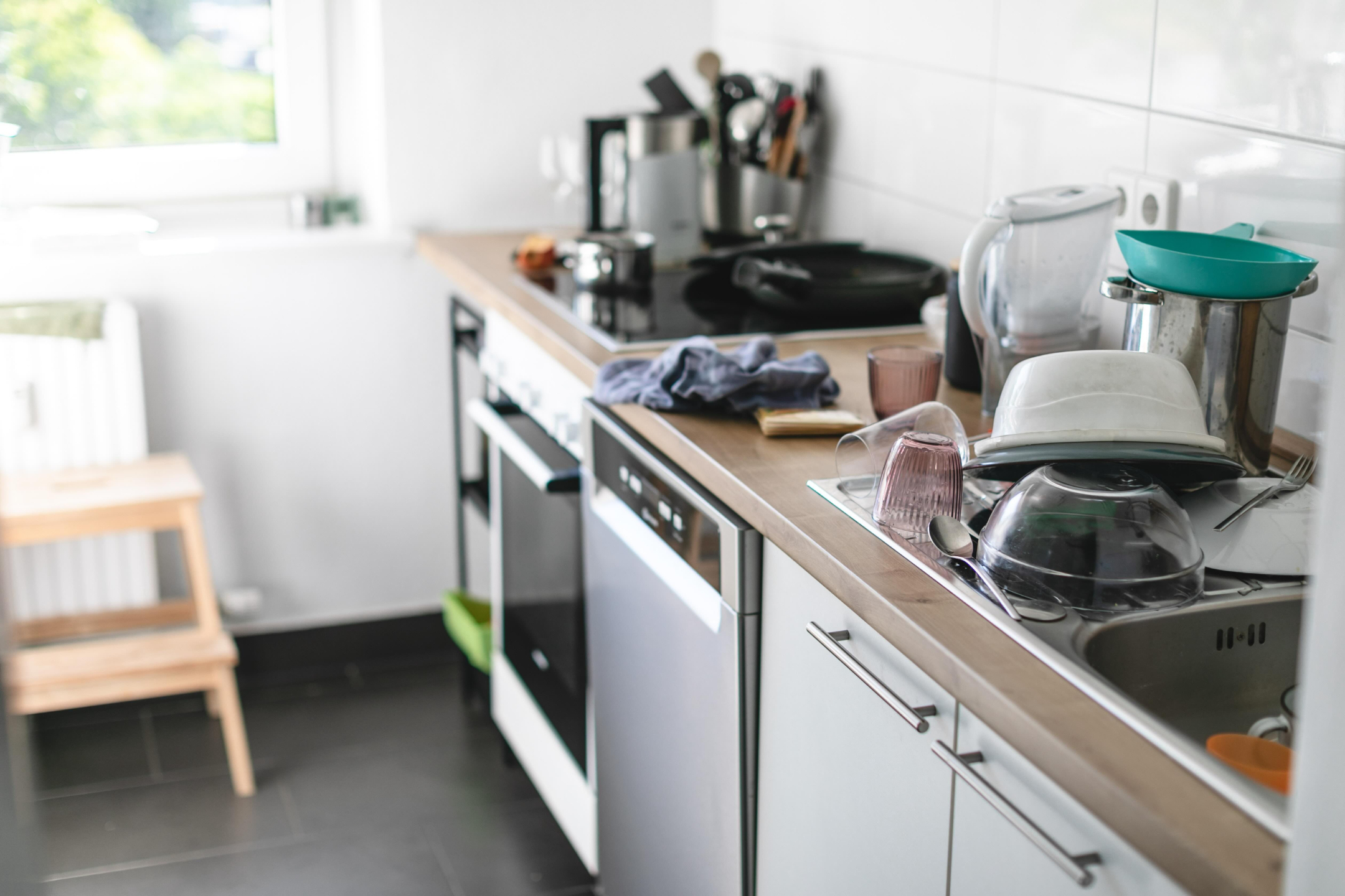 Packing and decluttering to downsize to smaller home