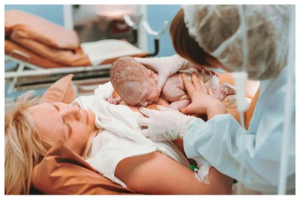 Forceful breastfeeding techniques taught in hospital