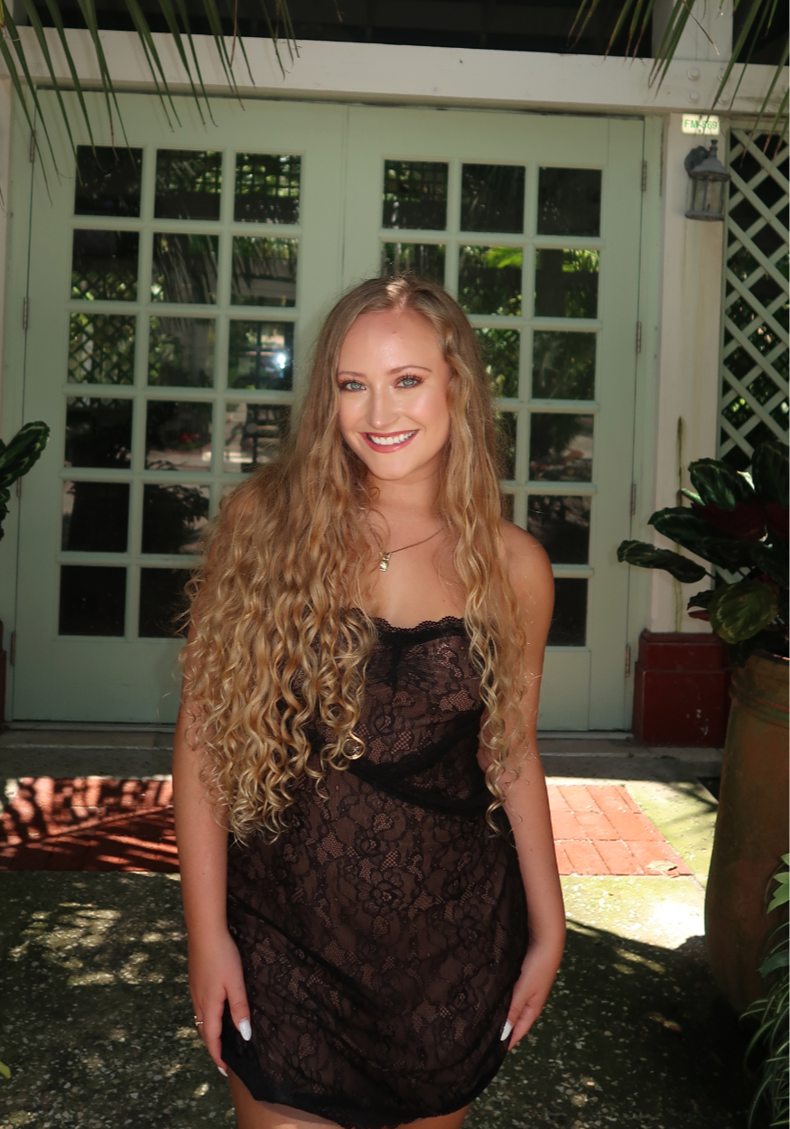 lili rose lily rose woman blonde curly hair posing modeling smiling blue eyes ethereal fashion Content Creation with Lili Rose Florida east coast UGC creator social media content creator feminine masculine creative captivating designs videography photography lili rose