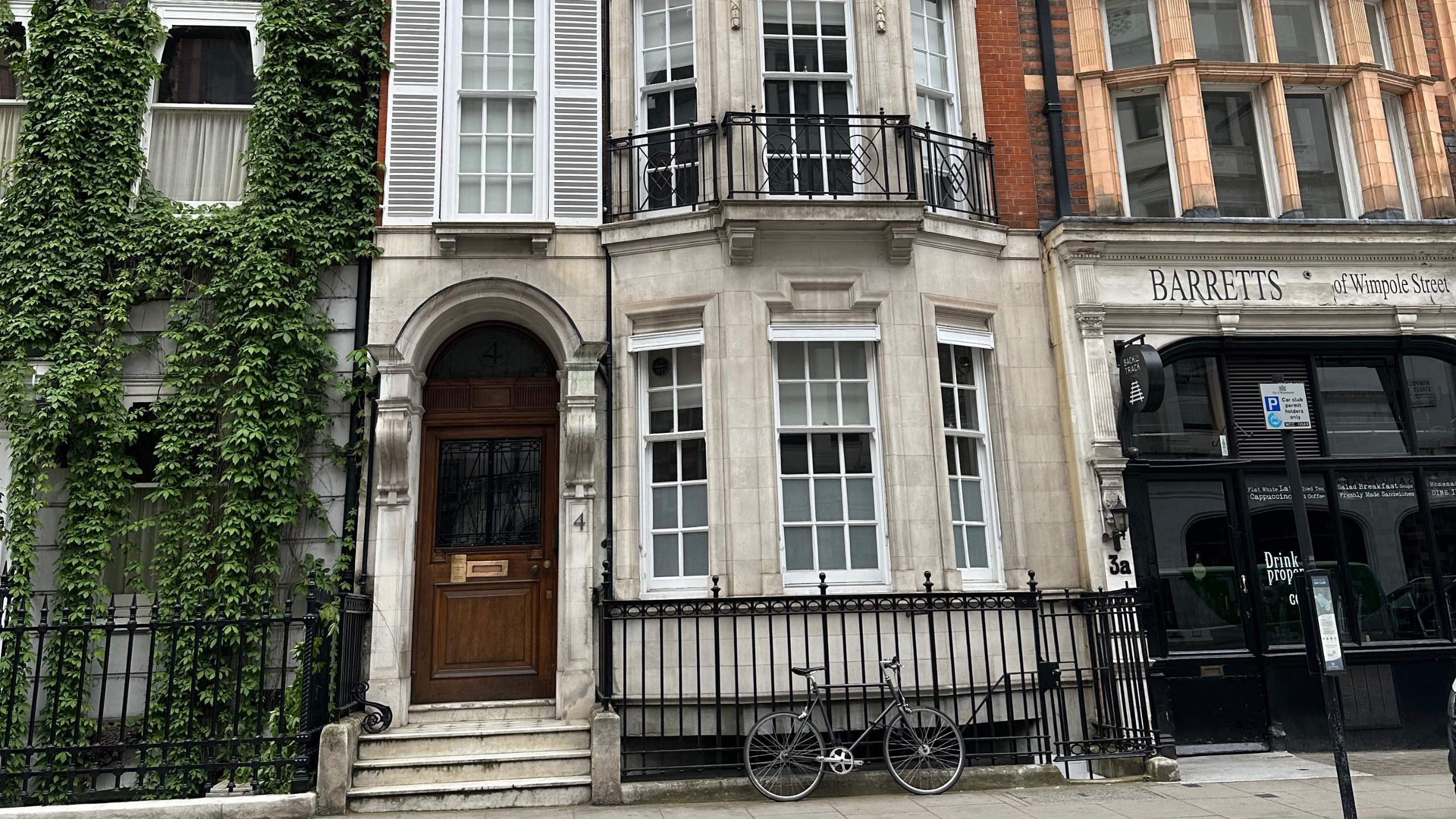 Picture of Raquel Britzke Clinic building at Wimpole Street