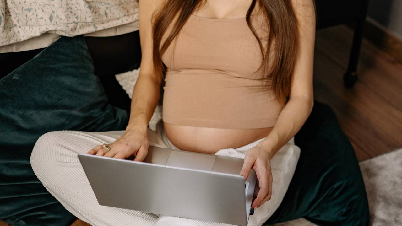 gratis fødselsforberedende kurs på e-post: bli trygg og klar for fødsel på 5 dager