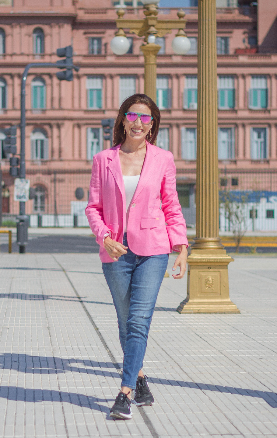 acacia Thornton in sunglasses in buenos Aires