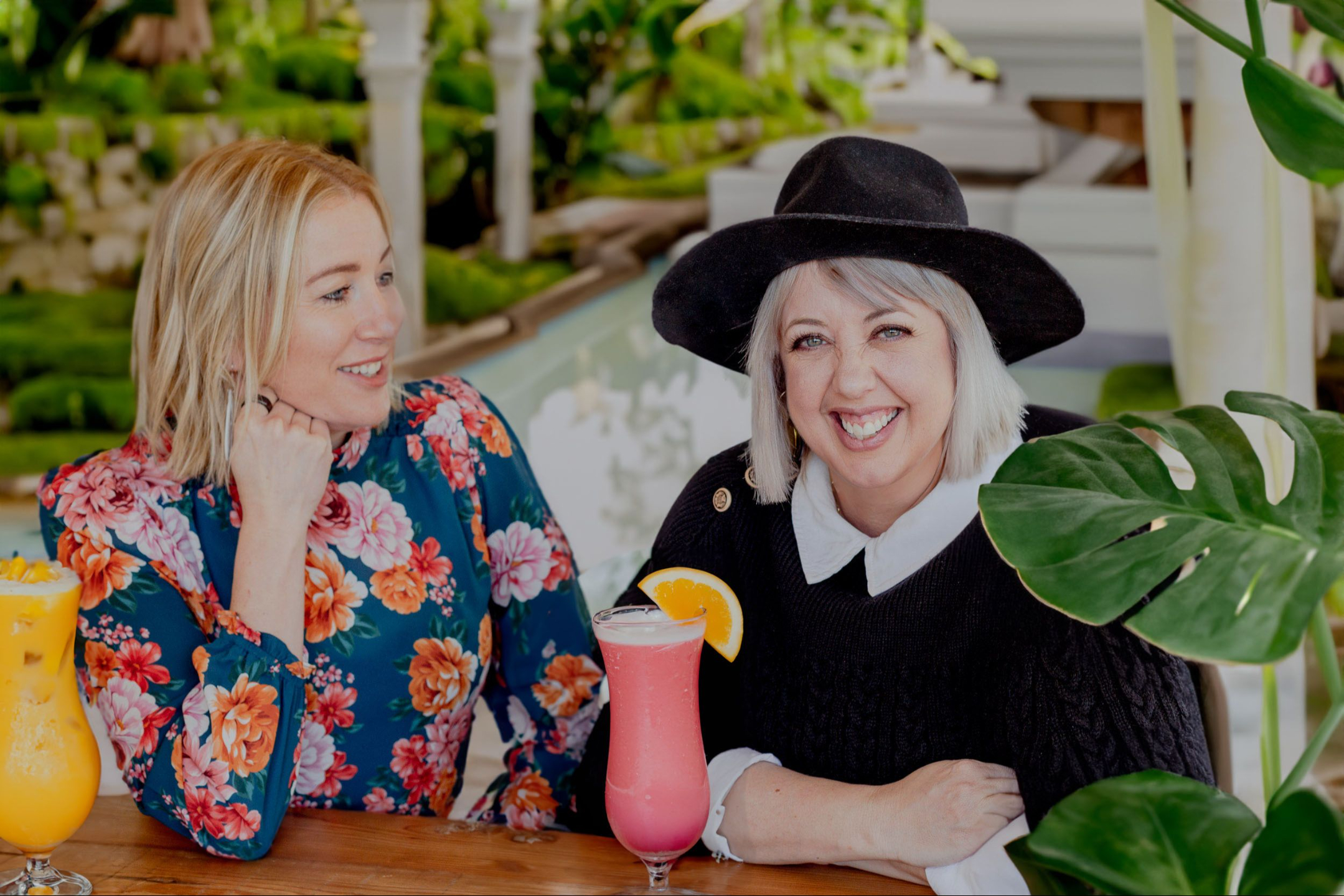 Jo and Sam sitting with drinks