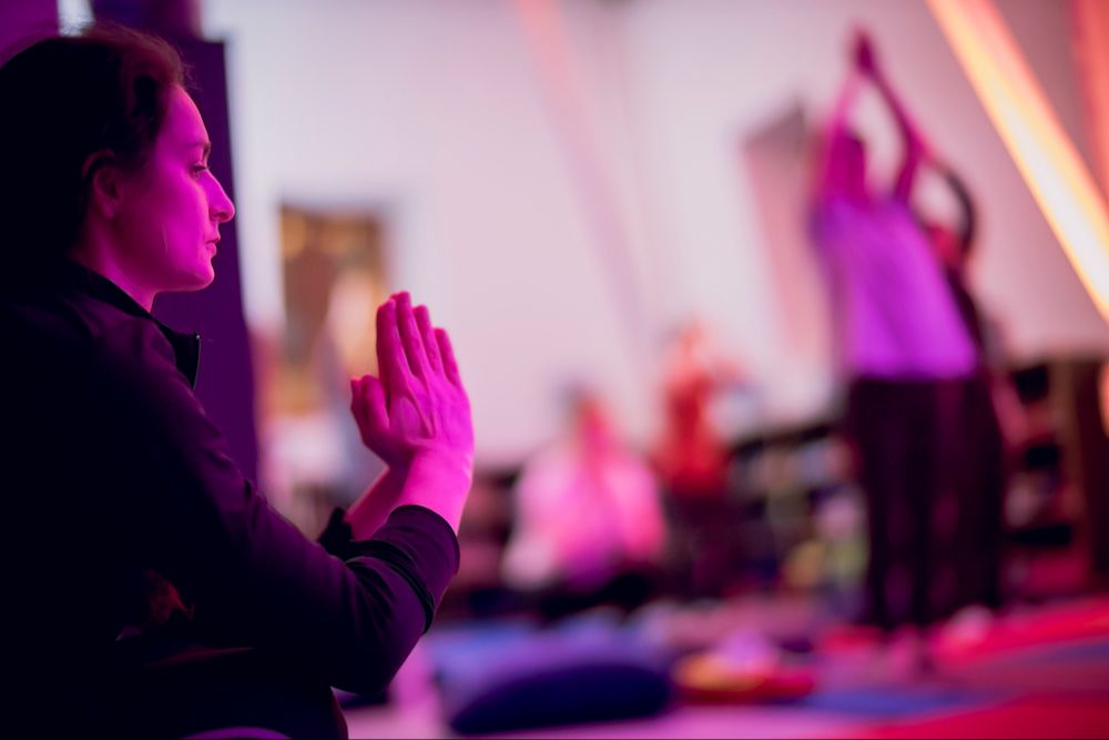 yoga Bruxelles Molenbeek Laeken Wemmel dimanche Yoga des femmes salutation à la lune relaxation respiration méditation périnée bassin